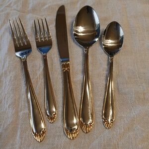 VTG 10pc Service For 2 HAMPTON SILVERSMITH 247 Stainless Gold Electroplate Trim